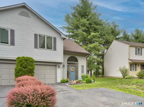 36 Apple Hl #36, Newington, CT 06111
