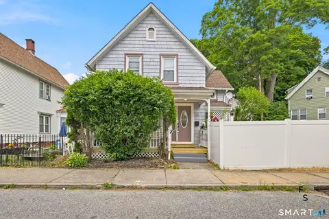 182 Broad St, Norwich, CT 06360