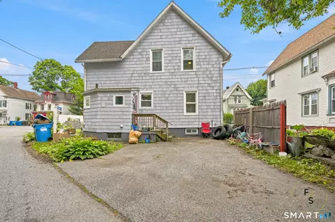 Exterior - 182 Broad St, Norwich, CT 06360 photo 3 of 6