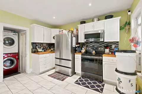 Kitchen - 182 Broad St, Norwich, CT 06360 photo 1 of 3