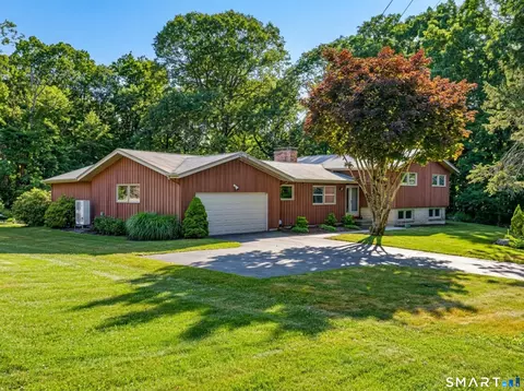 9 Laurel Hill Dr S, Niantic, CT 06357