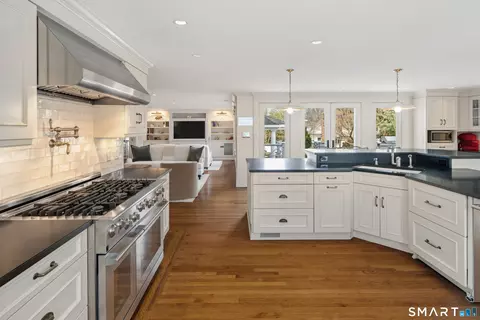 Kitchen - 5 Middlesex Rd, Darien, CT 06820 photo 3 of 3