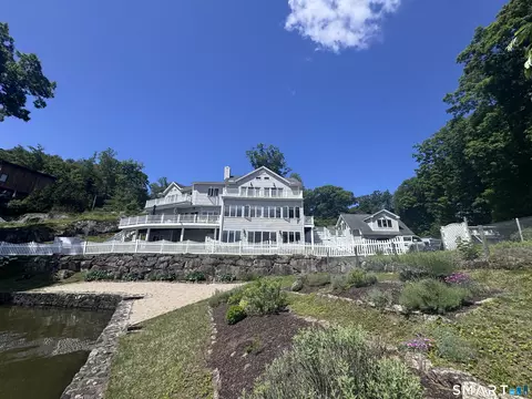 1 Oak Dr, New Fairfield, CT 06812