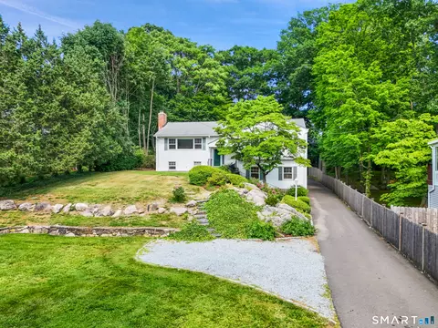 33 Sachem Rd, Greenwich, CT 06830