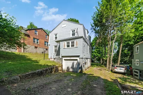 189 Andrew Ave, Naugatuck, CT 06770
