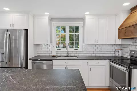 Kitchen - 9 Pond Side Dr, Wethersfield, CT 06109 photo 3 of 5