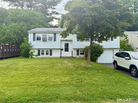 5 David Cir, Windsor, CT 06095