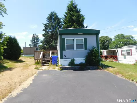 24 E St, Groton, CT 06340