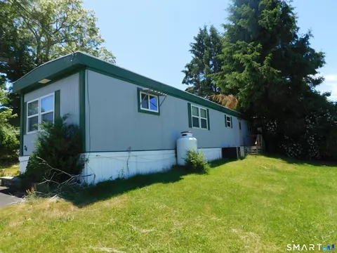 Exterior - 24 E St, Groton, CT 06340 photo 2 of 2