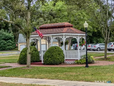 75 Washington Ave #8-205, Hamden, CT 06518