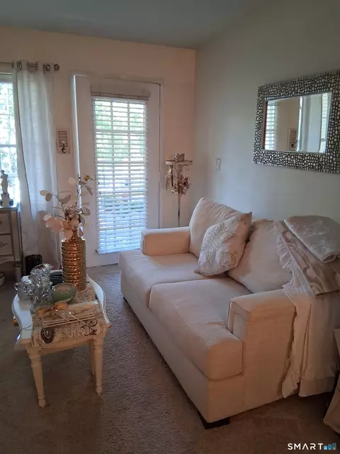 75 Washington Ave #8-205, Hamden, CT 06518