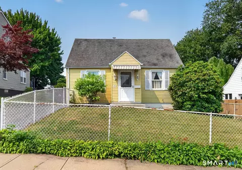 50 Summit Ave, East Haven, CT 06512