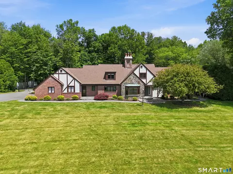 100 Somerwynd Ln, Suffield, CT 06078