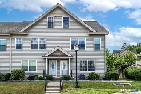 40 Division St #4, Danbury, CT 06810