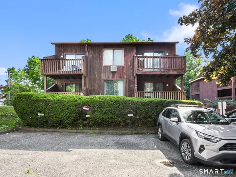 1 Fairfield Ave #3, Danbury, CT 06810