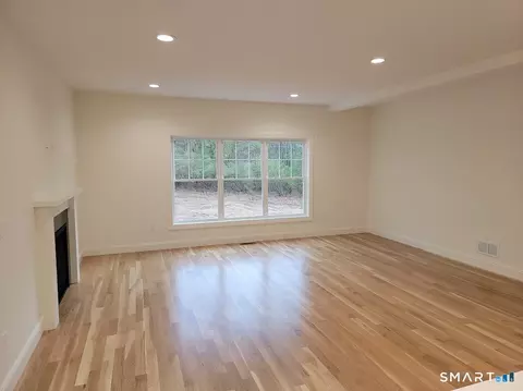 Living - 963 High Rd, Berlin, CT 06037 photo 3 of 5
