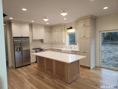 Kitchen - 963 High Rd, Berlin, CT 06037 photo 2 of 3