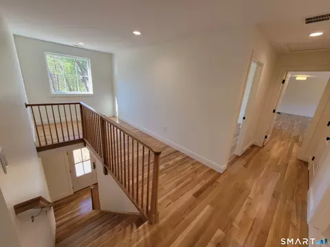 Entry Way - 963 High Rd, Berlin, CT 06037 photo 2 of 2