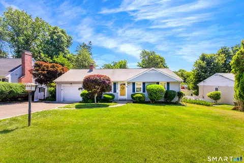 31 Edward Pl, Stamford, CT 06905