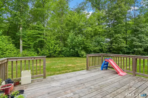 Exterior - 25 Spring Rock Rd, East Lyme, CT 06333 photo 3 of 6