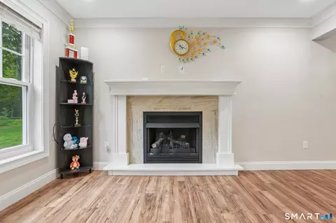 Living - 25 Spring Rock Rd, East Lyme, CT 06333 photo 2 of 3