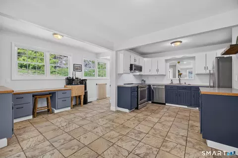 Kitchen - 57 Edwards Rd, Bethany, CT 06524 photo 4 of 4