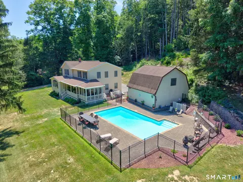 57 Edwards Rd, Bethany, CT 06524