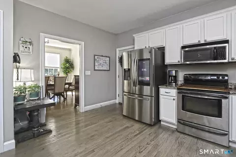 Entry Way - 40 Griswold St, East Haven, CT 06513 photo 1 of 1