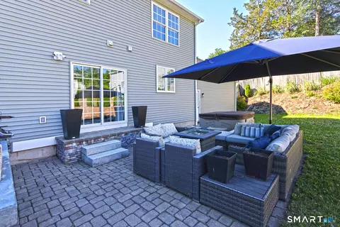 Exterior - 40 Griswold St, East Haven, CT 06513 photo 5 of 7