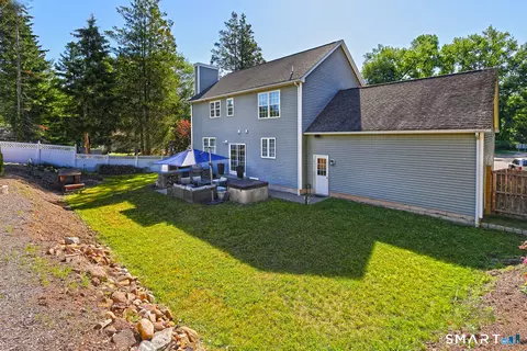 Exterior - 40 Griswold St, East Haven, CT 06513 photo 4 of 7