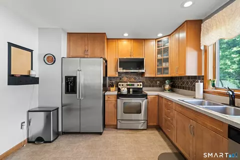 Kitchen - 20 Partridge Ct #20, Windsor Locks, CT 06096 photo 4 of 4