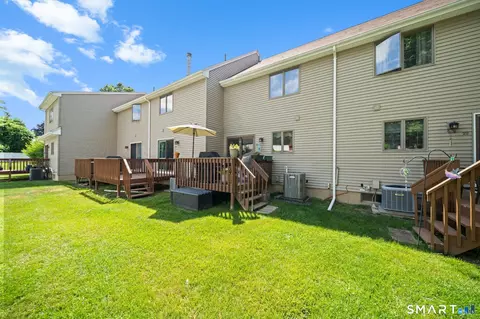 Exterior - 20 Partridge Ct #20, Windsor Locks, CT 06096 photo 6 of 9