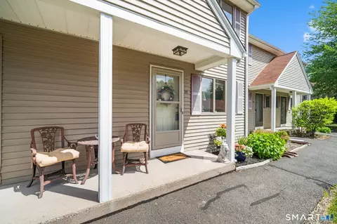 Exterior - 20 Partridge Ct #20, Windsor Locks, CT 06096 photo 2 of 9