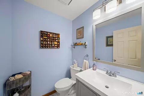 Bath - 20 Partridge Ct #20, Windsor Locks, CT 06096 photo 1 of 5