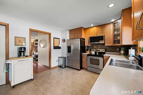 Kitchen - 20 Partridge Ct #20, Windsor Locks, CT 06096 photo 2 of 4