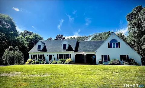 82 Valley Dr, Salem, CT 06420