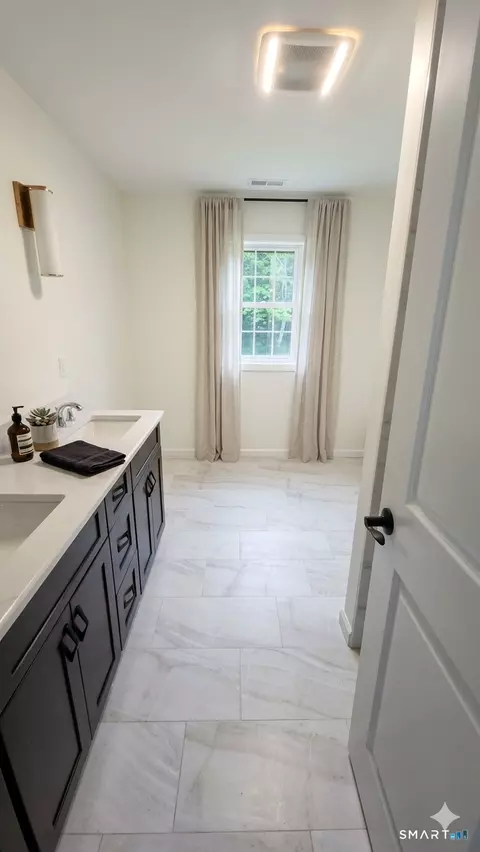 Bath - 20 Gino Dr, Bristol, CT 06010 photo 1 of 1