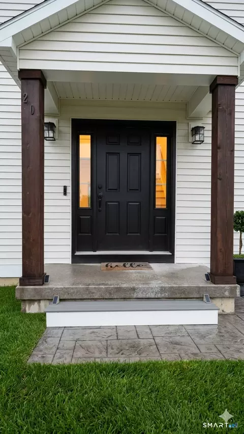 20 Gino Dr, Bristol, CT 06010