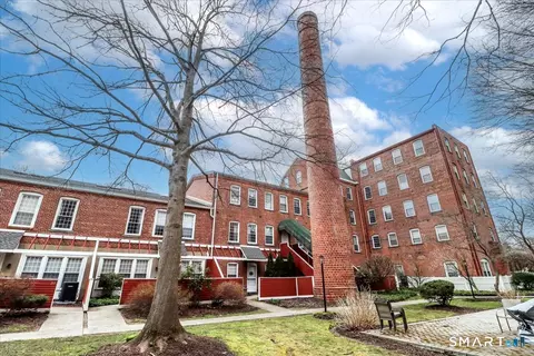 55 Oil Mill Rd #2, Danbury, CT 06810