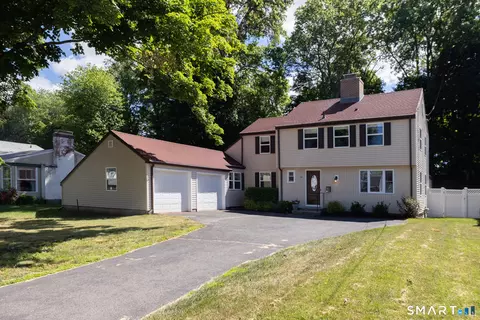 14 Barksdale Rd, West Hartford, CT 06117
