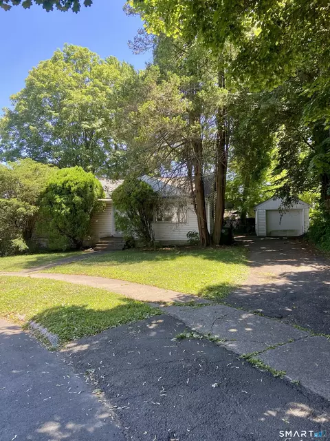 155 Lobdell Dr, Stratford, CT 06614