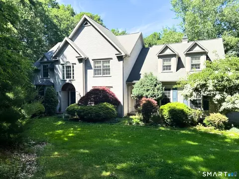 68 Hart St, Burlington, CT 06013