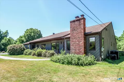 31 Pole Bridge Rd, Sandy Hook, CT 06482