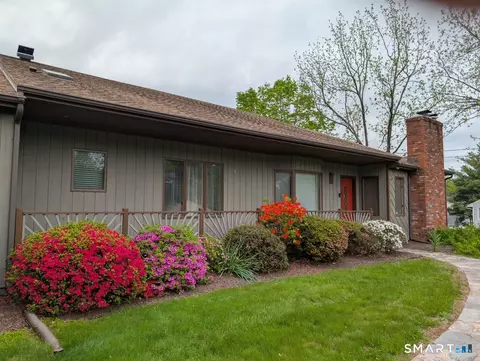 31 Pole Bridge Rd, Sandy Hook, CT 06482