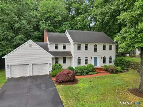 11 Dunne Wood Ct, Unionville, CT 06085