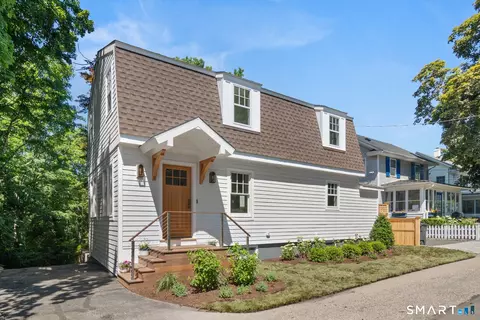 7 Raymond Hts, Darien, CT 06820