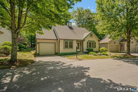 4 Bittersweet Ln #4, Niantic, CT 06357 photo 2