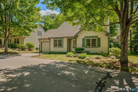 4 Bittersweet Ln #4, Niantic, CT 06357 photo 4
