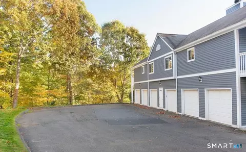 Exterior - 211 Windgate Cir #B, Monroe, CT 06468 photo 4 of 5