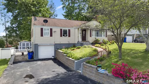 Exterior - 25 Crystal St, Wethersfield, CT 06109 photo 3 of 6